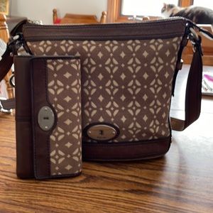 Fossil purse with matching wallet. Brown leather with dark tan fabric.